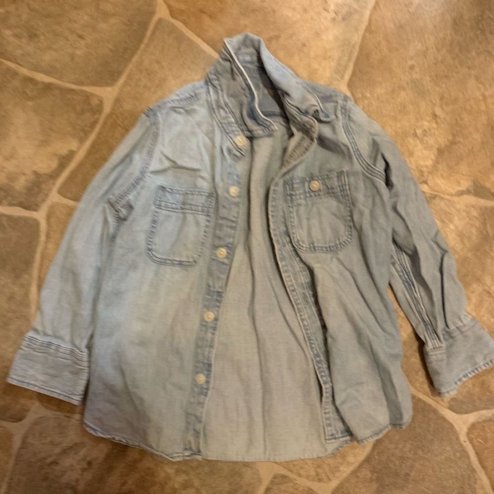 Gap kids light wash XS classic normcore jean button down shirt